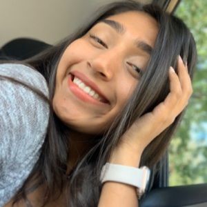 Meet your Posher, Yesi